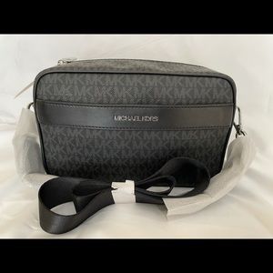 Brand NWT Michael Kora Pocket Crossbody